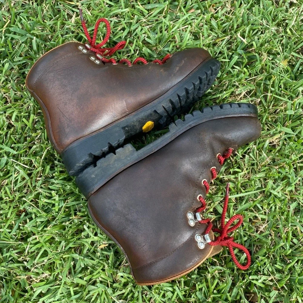 Vasque Vintage Brown Leather Hiking Boots Mens 8.5 Red Laces 7515 Lug Sole